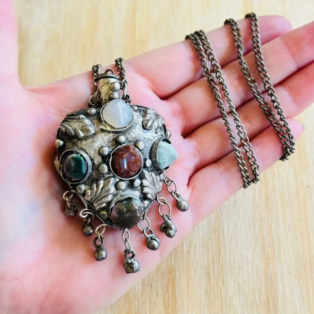 VTG Snuff Poison Perfume Bottle Box Necklace Pendant Agate Stone Rare Retro 30